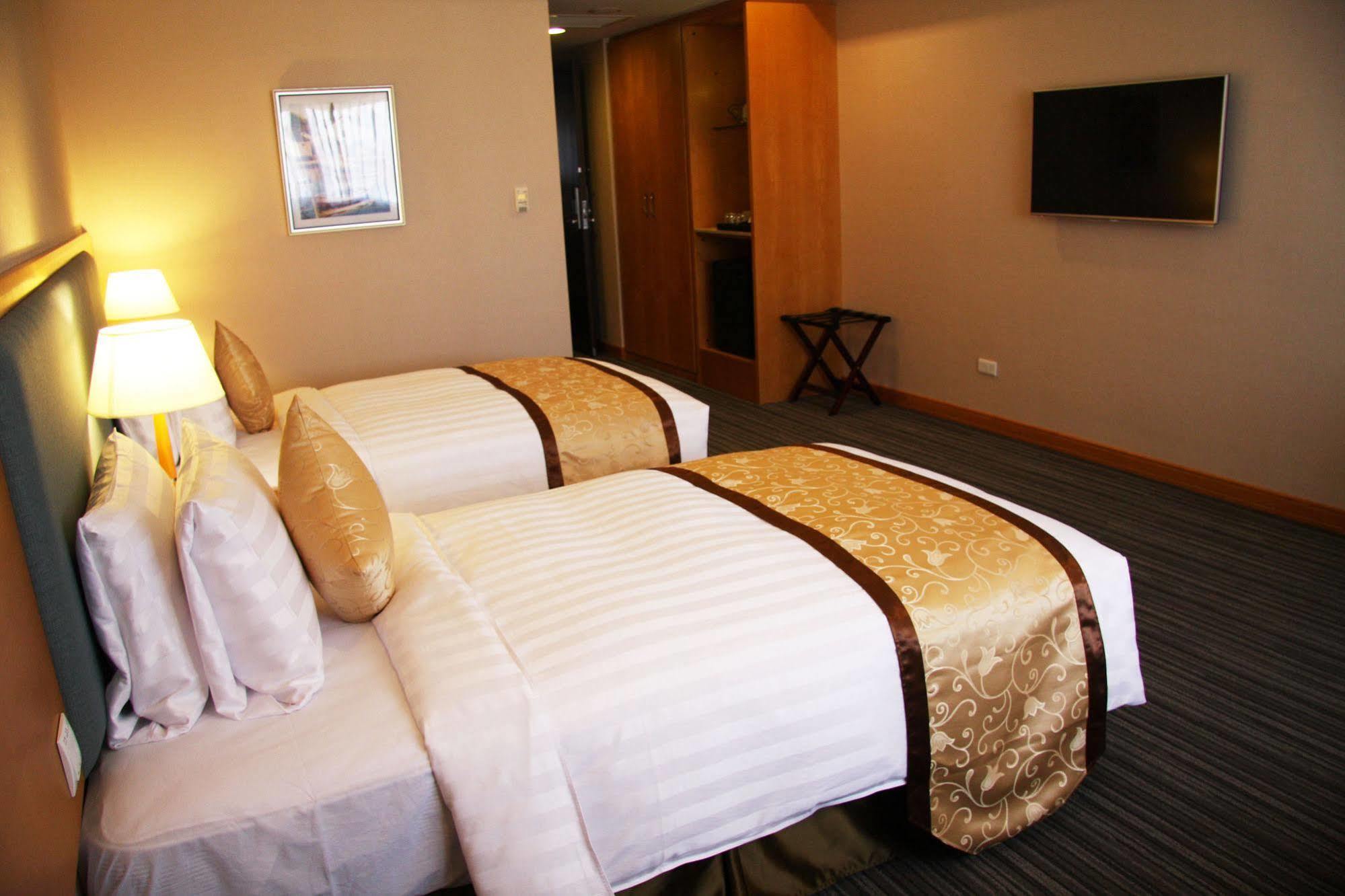 Fushin Hotel - Đài Nam Ngoại thất bức ảnh