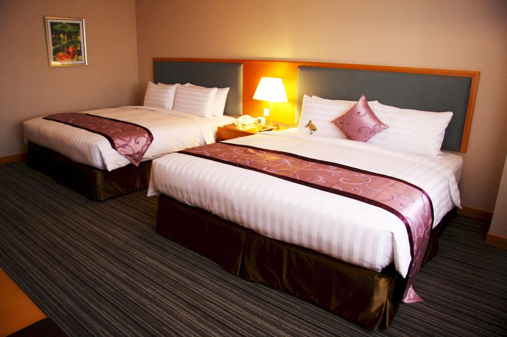 Fushin Hotel - Đài Nam Ngoại thất bức ảnh